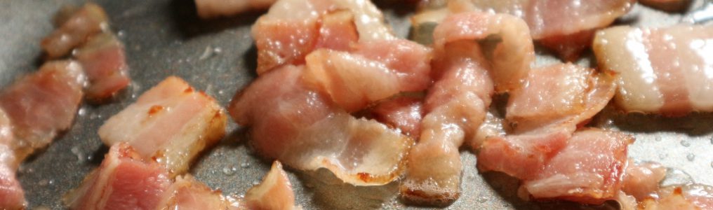 ベーコンから美味しい旨みがでてきます。