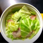 キャベツとベーコンのオリル蒸し