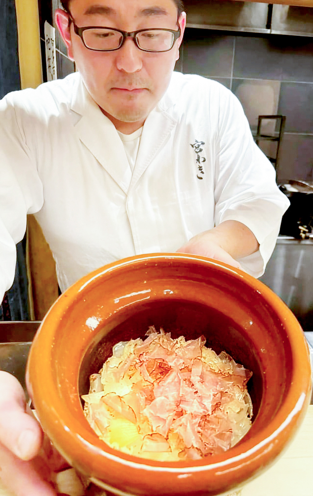 『timeleszファミリア』で紹介されたベーコン節を贅沢に使用した炊き込みご飯