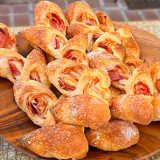 三ツ星ベーコンを贅沢に使用したベーコンエピ