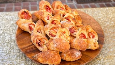 三ツ星ベーコンを贅沢に使用したベーコンエピ