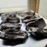 白カビが教えてくれた、思いがけない旨み ─ ベーコン節®、カビ付け研究の途中経過【第四章】