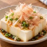 冷奴にベーコン節®｜鰹節の代わりにのせる、和と洋の二通りの食べ方